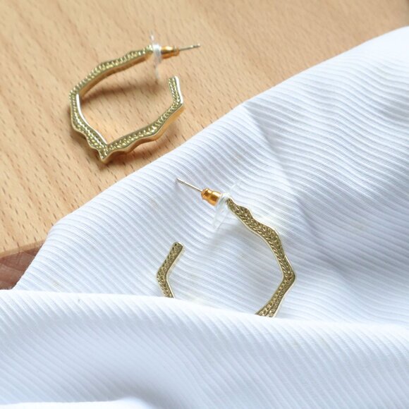 Kendra Scott Miku Hoop Earrings, Gold - Picture 2 of 2